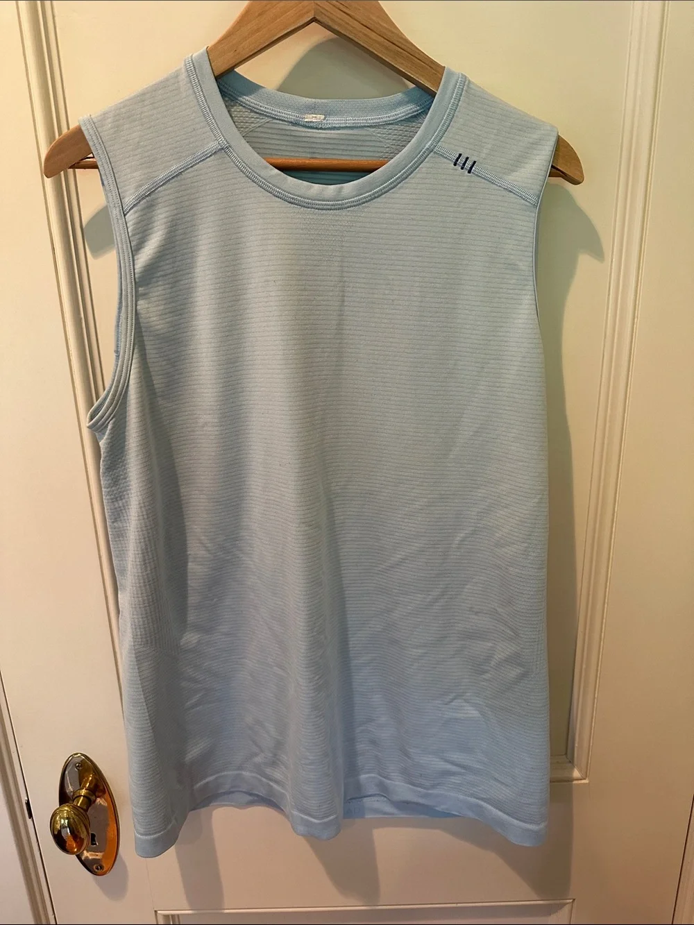 Lululemon Light Blue Sleeveless Athletic Tank Sz 12